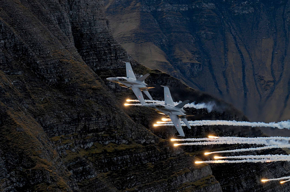 AXALP, Swiss Air Force displays, Hornet FA18 Switzerland