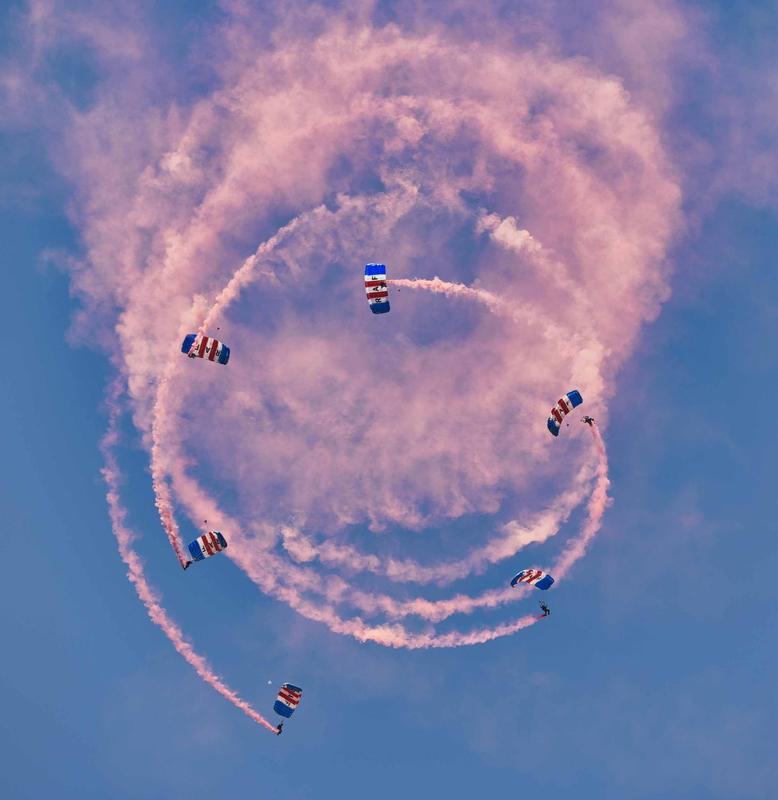 Zigairmeet Fallschirmspringer RAF Falcons offizielle militärische Fallschirm-Demonstrationsteam der britischen Royal Air Force
